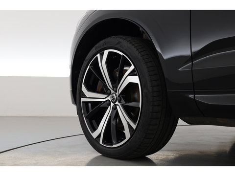 Volvo XC60 2.0 T6 Plug-in hybrid AWD Plus Dark | Trekhaak | Pano | Blis | ACC | 360 Camera | H&K Audio | Mem Stoelen |