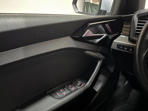 Audi A1 Sportback TFSI S-line Virtual Carplay PDC Cruise NAP