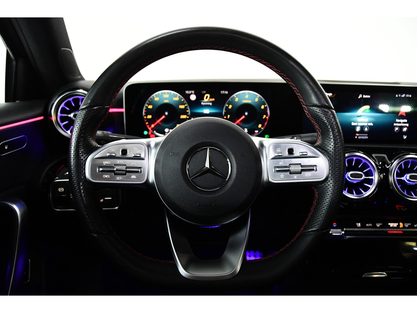 Mercedes-Benz A-Klasse A200 AMG Pano*Camera*Keyless