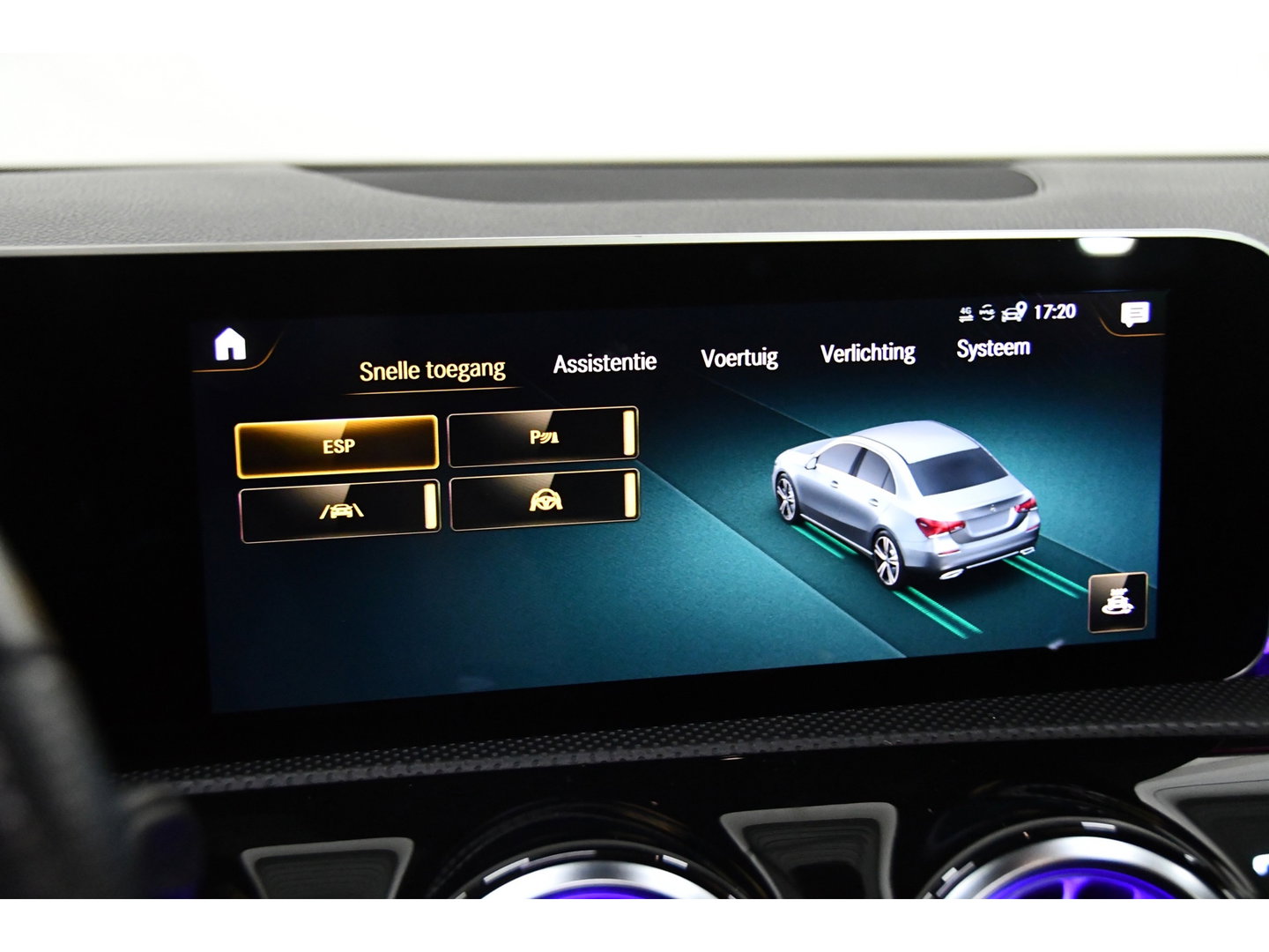 Mercedes-Benz A-Klasse A200 AMG Pano*Camera*Keyless