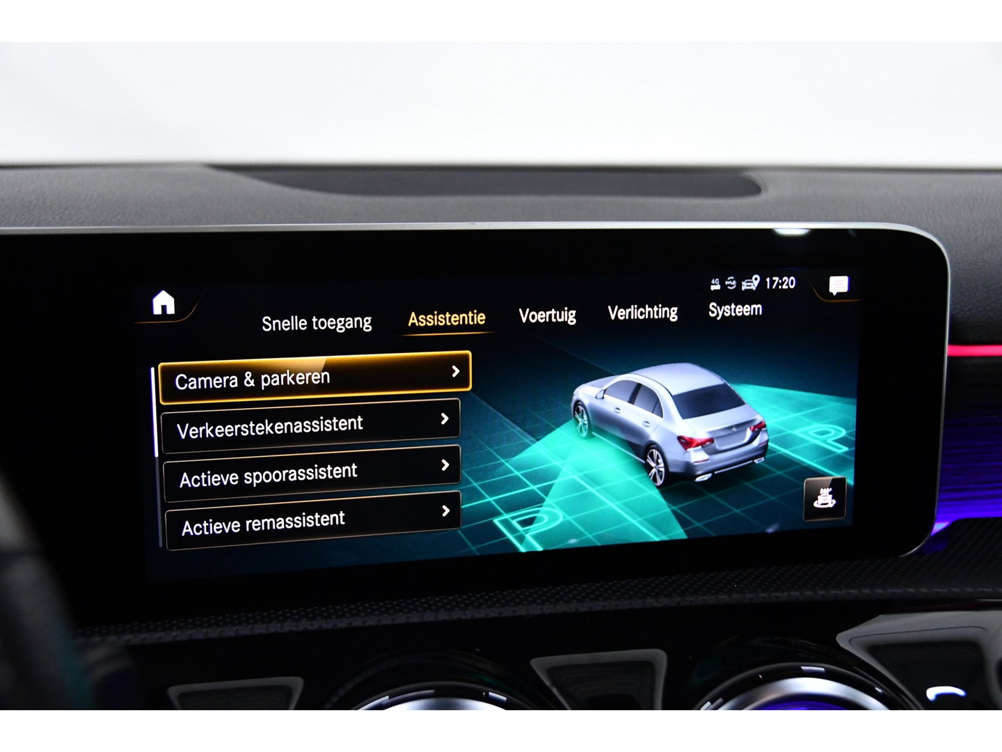 Mercedes-Benz A-Klasse A200 AMG Pano*Camera*Keyless