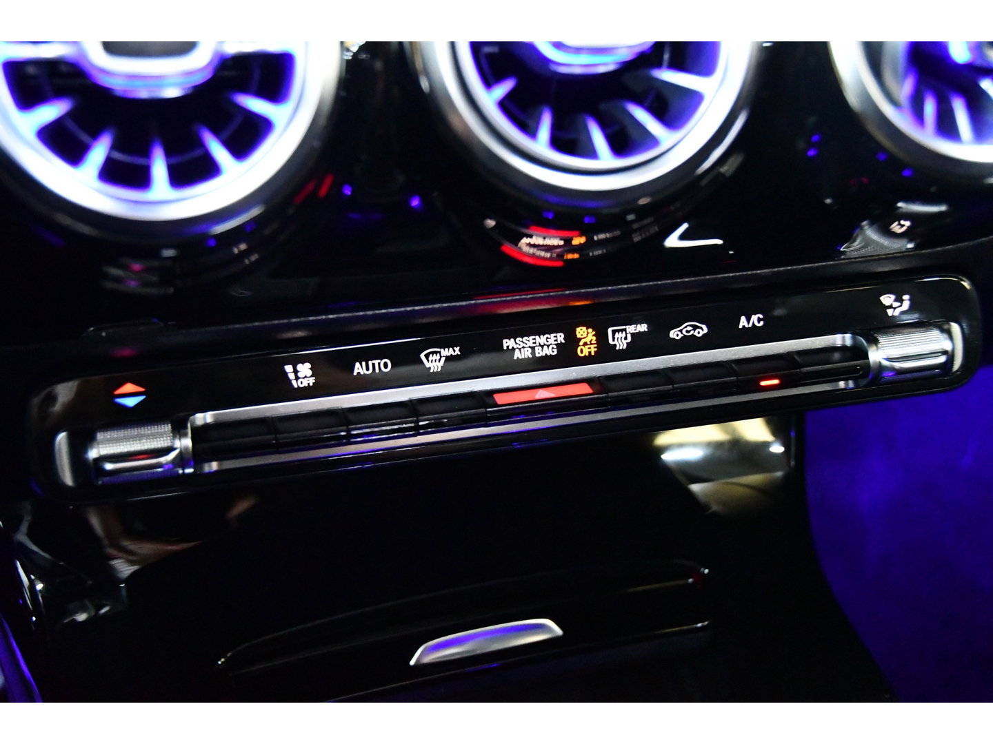 Mercedes-Benz A-Klasse A200 AMG Pano*Camera*Keyless