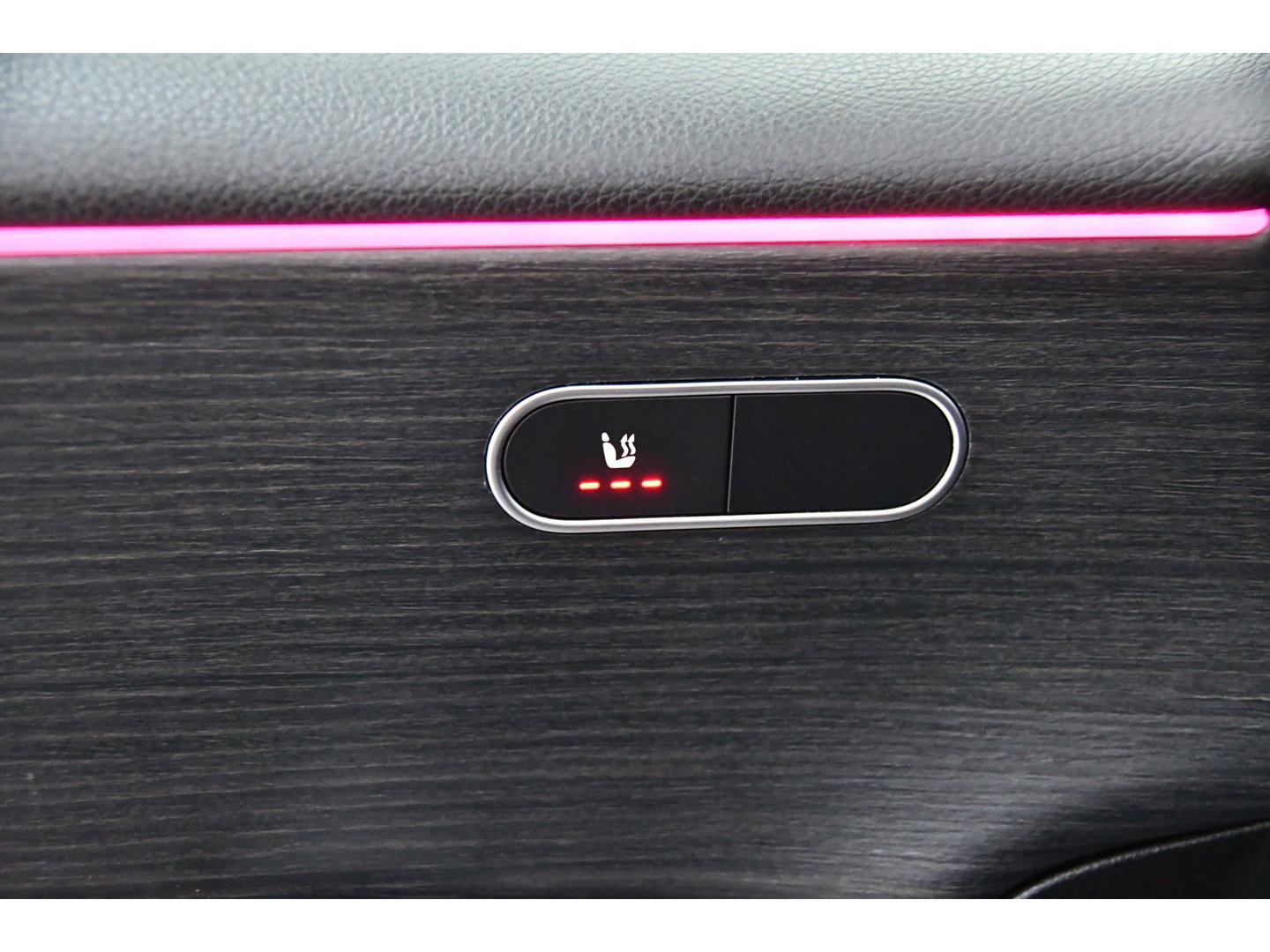 Mercedes-Benz A-Klasse A200 AMG Pano*Camera*Keyless