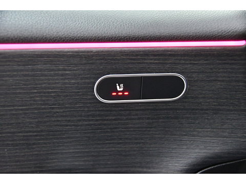 Mercedes-Benz A-Klasse A200 AMG Pano*Camera*Keyless