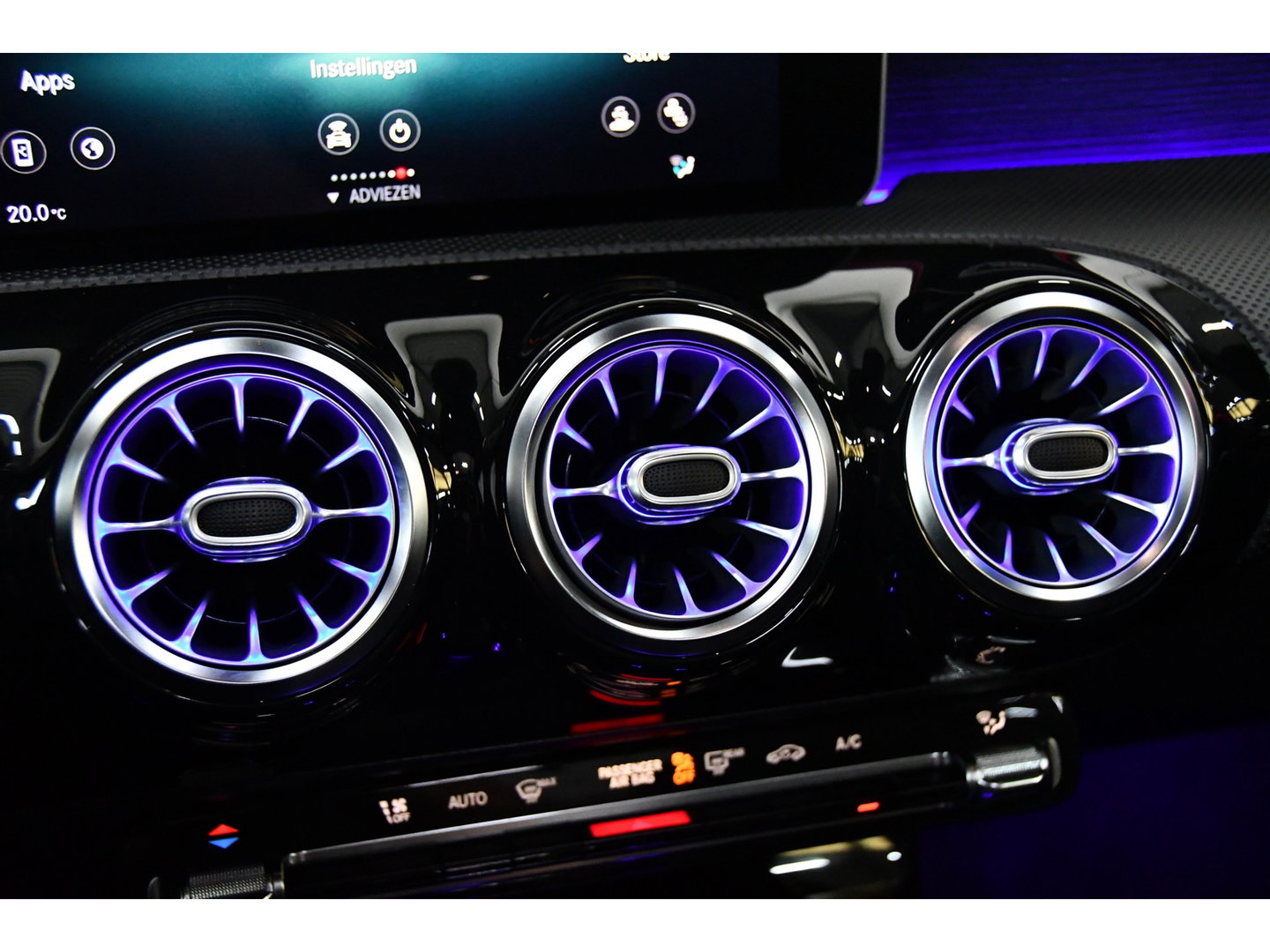 Mercedes-Benz A-Klasse A200 AMG Pano*Camera*Keyless