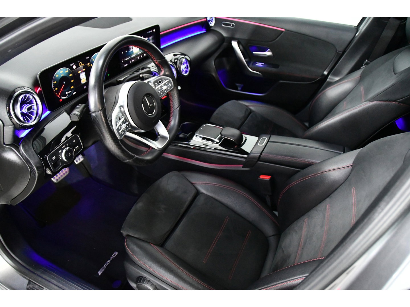 Mercedes-Benz A-Klasse A200 AMG Pano*Camera*Keyless