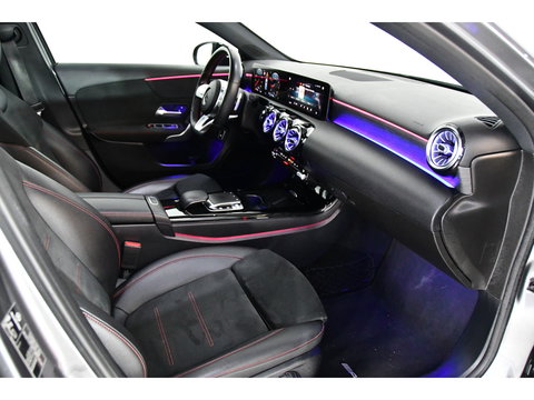 Mercedes-Benz A-Klasse A200 AMG Pano*Camera*Keyless