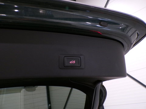 Audi A6 Avant 1.8 TFSI ultra Premium Edition S-Line "Automaat" Matrix-LED Trekhaak Leer Stoelverwarming 20"Velgen Dode-hoek