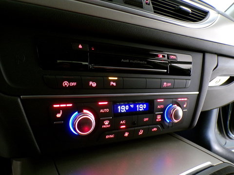 Audi A6 Avant 1.8 TFSI ultra Premium Edition S-Line "Automaat" Matrix-LED Trekhaak Leer Stoelverwarming 20"Velgen Dode-hoek