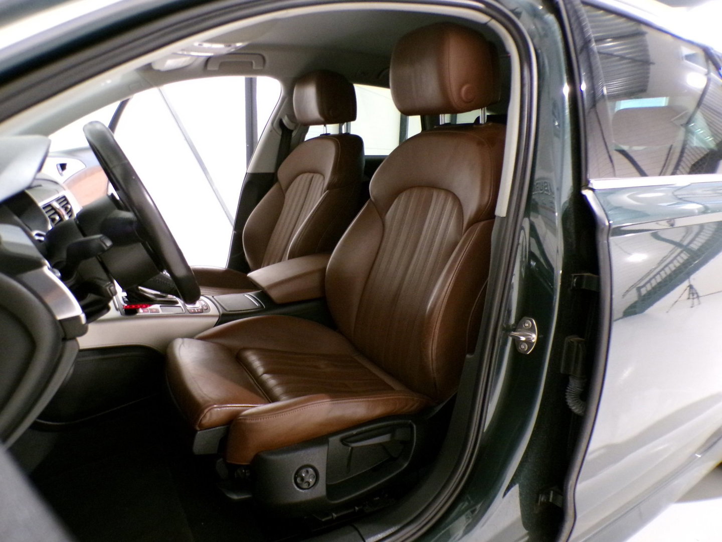 Audi A6 Avant 1.8 TFSI ultra Premium Edition S-Line "Automaat" Matrix-LED Trekhaak Leer Stoelverwarming 20"Velgen Dode-hoek