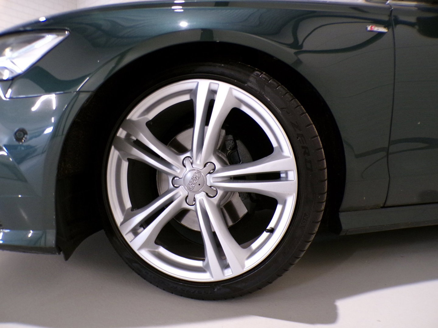 Audi A6 Avant 1.8 TFSI ultra Premium Edition S-Line "Automaat" Matrix-LED Trekhaak Leer Stoelverwarming 20"Velgen Dode-hoek