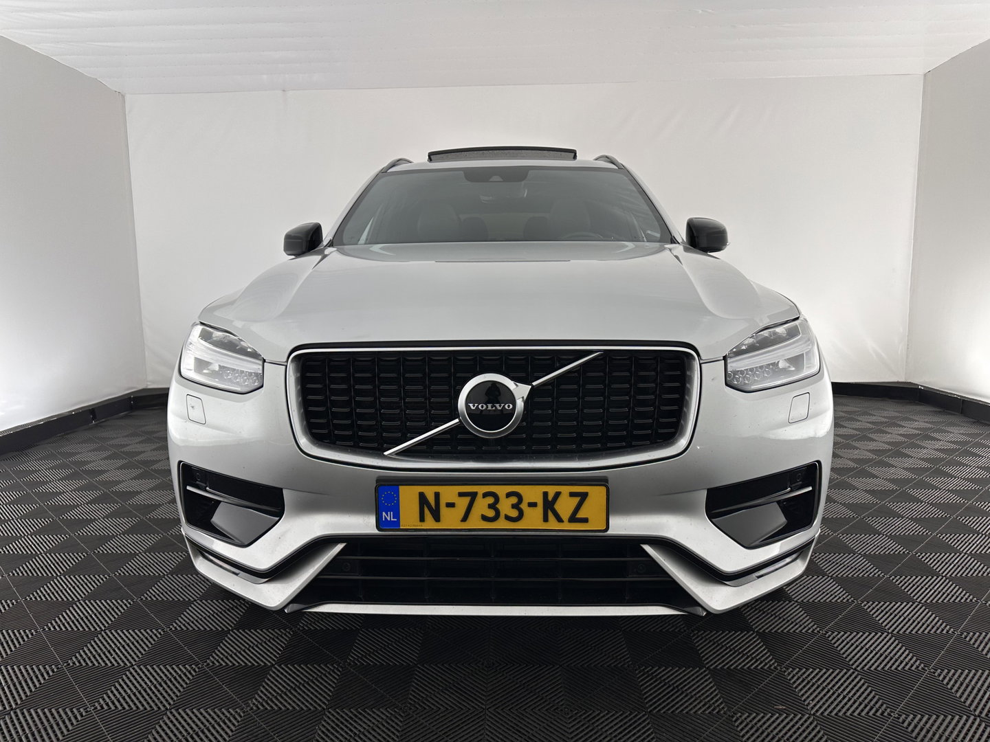 Volvo XC90 2.0 B5 AWD Inscription Intro Edition R-Design [ 7-Pers. ] Aut. *PANO | LEATHER-ALCANTARA | FULL-LED | MEMORY-PACK | BOWERS&WILKINS | BLINDSPOT | KEYLESS | DIGI-COCKPIT | NAVI-FULLMAP | PRIVACY-GLASS | HEATED-SPORTSEATS | 20''ALU | TOWBAR*