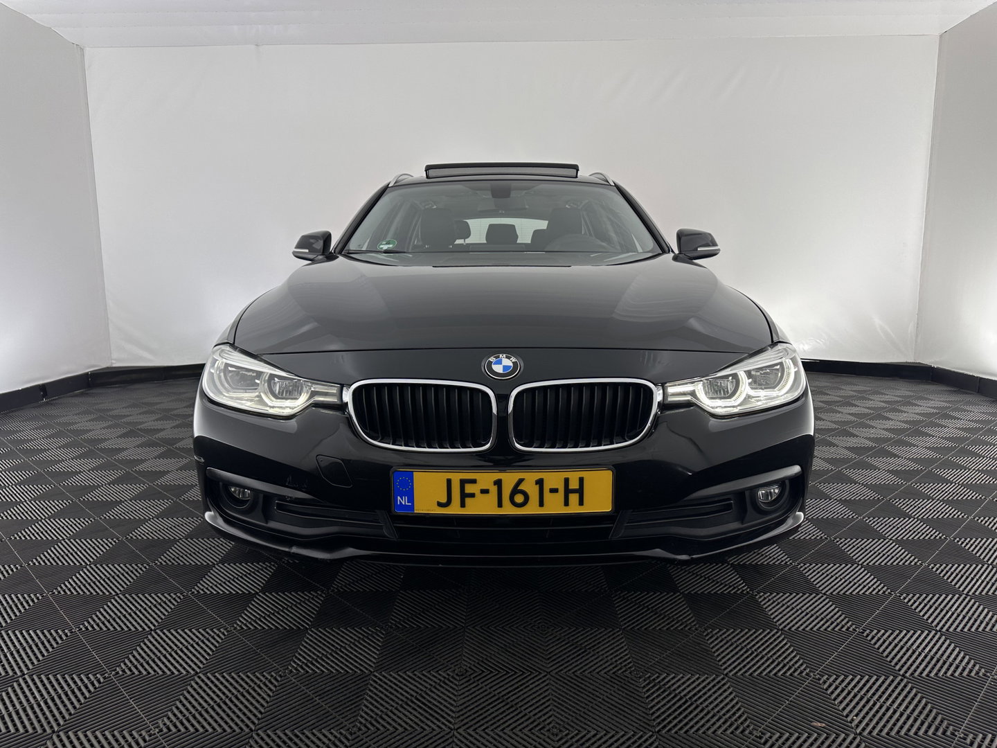 BMW 3 Serie Touring 320d EDE Corporate Lease Essential Aut. *PANO | FULL-LEATHER | FULL-LED | NAVI-FULLMAP | HEATED-COMFORTSEATS | HIFI-SOUND | ECC | PDC | CRUISE | 16''ALU*