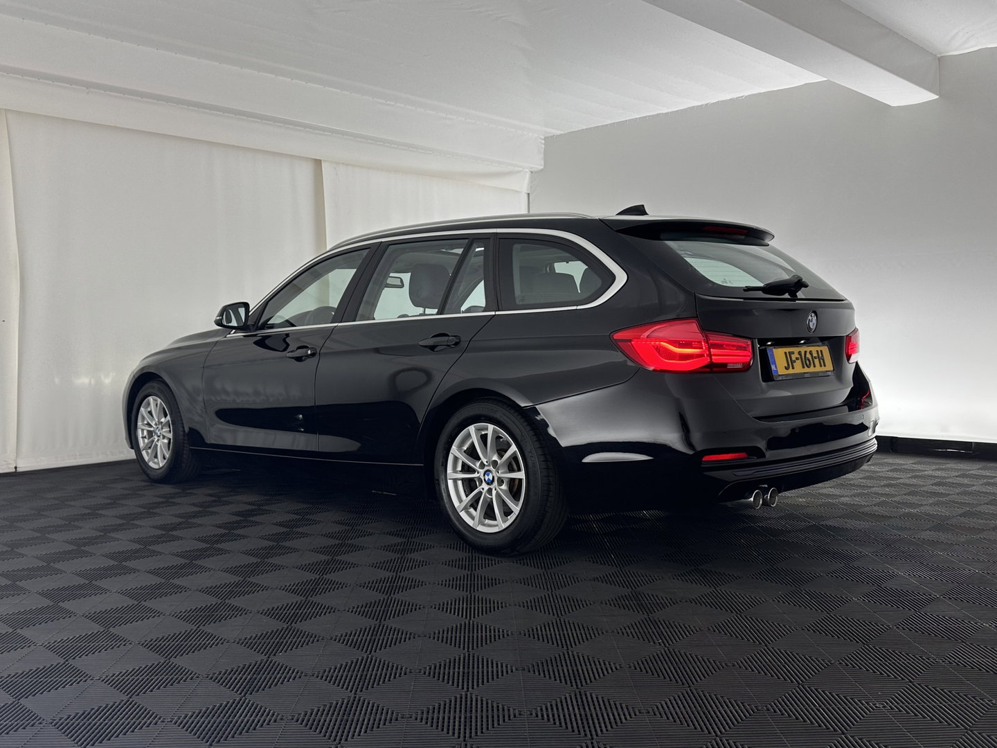 BMW 3 Serie Touring 320d EDE Corporate Lease Essential Aut. *PANO | FULL-LEATHER | FULL-LED | NAVI-FULLMAP | HEATED-COMFORTSEATS | HIFI-SOUND | ECC | PDC | CRUISE | 16''ALU*