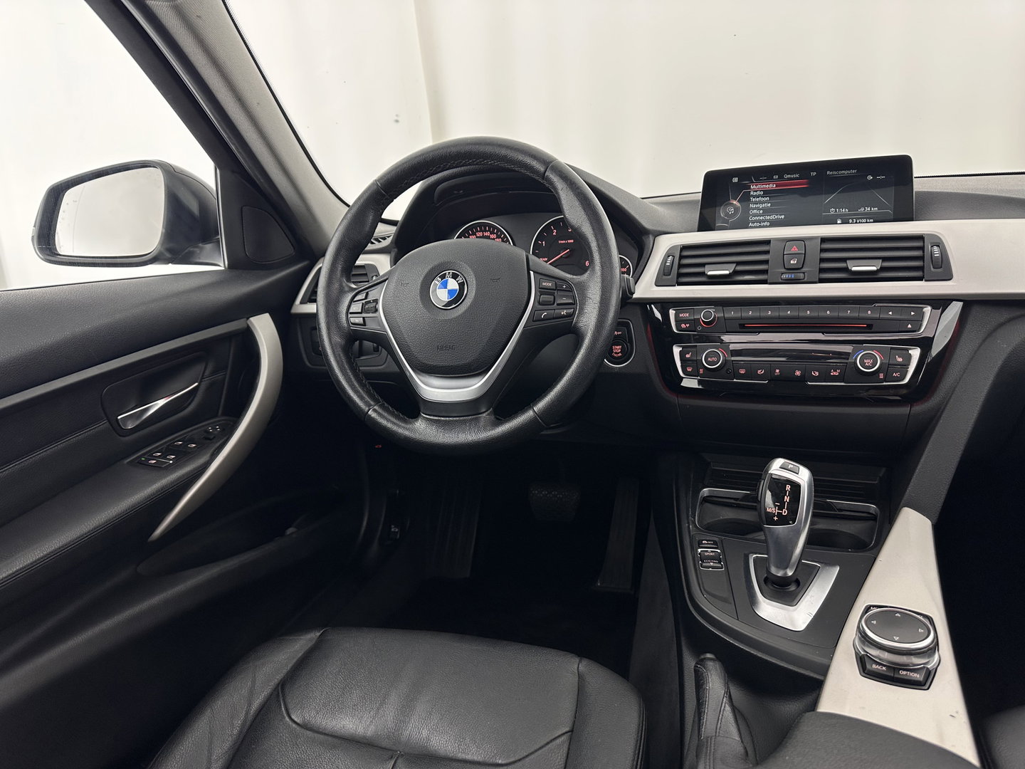 BMW 3 Serie Touring 320d EDE Corporate Lease Essential Aut. *PANO | FULL-LEATHER | FULL-LED | NAVI-FULLMAP | HEATED-COMFORTSEATS | HIFI-SOUND | ECC | PDC | CRUISE | 16''ALU*