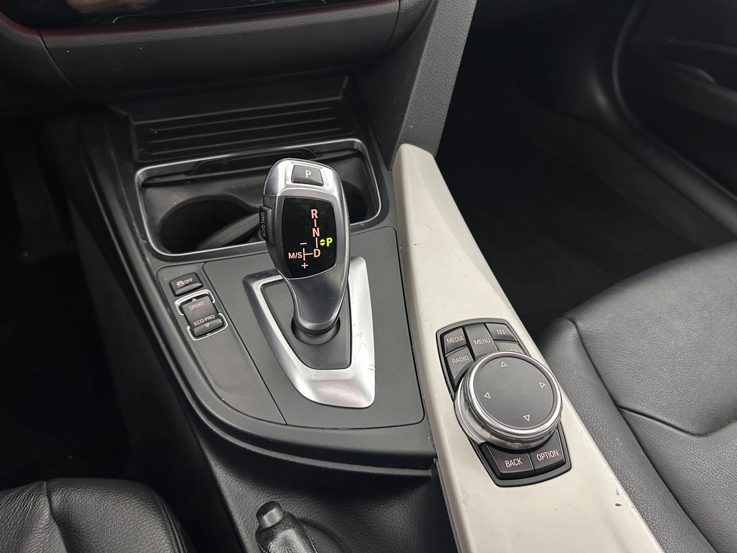 BMW 3 Serie Touring 320d EDE Corporate Lease Essential Aut. *PANO | FULL-LEATHER | FULL-LED | NAVI-FULLMAP | HEATED-COMFORTSEATS | HIFI-SOUND | ECC | PDC | CRUISE | 16''ALU*