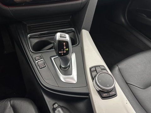 BMW 3 Serie Touring 320d EDE Corporate Lease Essential Aut. *PANO | FULL-LEATHER | FULL-LED | NAVI-FULLMAP | HEATED-COMFORTSEATS | HIFI-SOUND | ECC | PDC | CRUISE | 16''ALU*