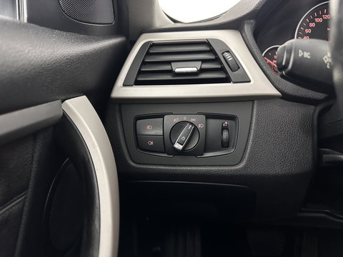 BMW 3 Serie Touring 320d EDE Corporate Lease Essential Aut. *PANO | FULL-LEATHER | FULL-LED | NAVI-FULLMAP | HEATED-COMFORTSEATS | HIFI-SOUND | ECC | PDC | CRUISE | 16''ALU*