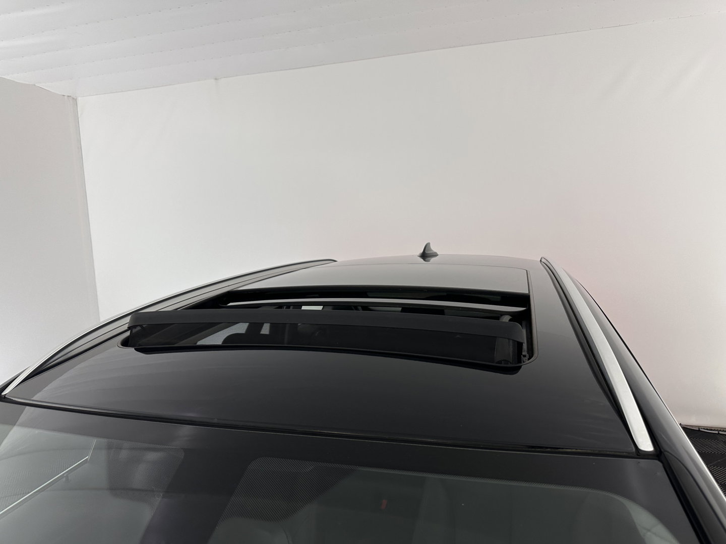 BMW 3 Serie Touring 320d EDE Corporate Lease Essential Aut. *PANO | FULL-LEATHER | FULL-LED | NAVI-FULLMAP | HEATED-COMFORTSEATS | HIFI-SOUND | ECC | PDC | CRUISE | 16''ALU*