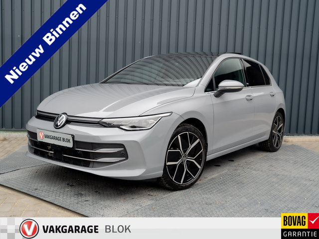 Volkswagen Golf - 1.5 eTSI 50 Edition | Panodak | Trekhaak wegkl. | Stoelgeheugen | Head Up | IQ Light | Prijs Rijklaar!!
