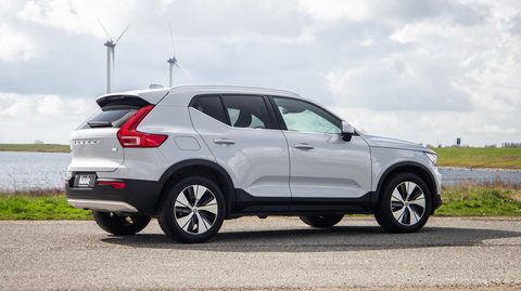 Volvo XC40 1.5 T4 Recharge Inscription AUTOMAAT / PLUG IN HYBRID / NAVI / STOELVERWARMING / CAMERA