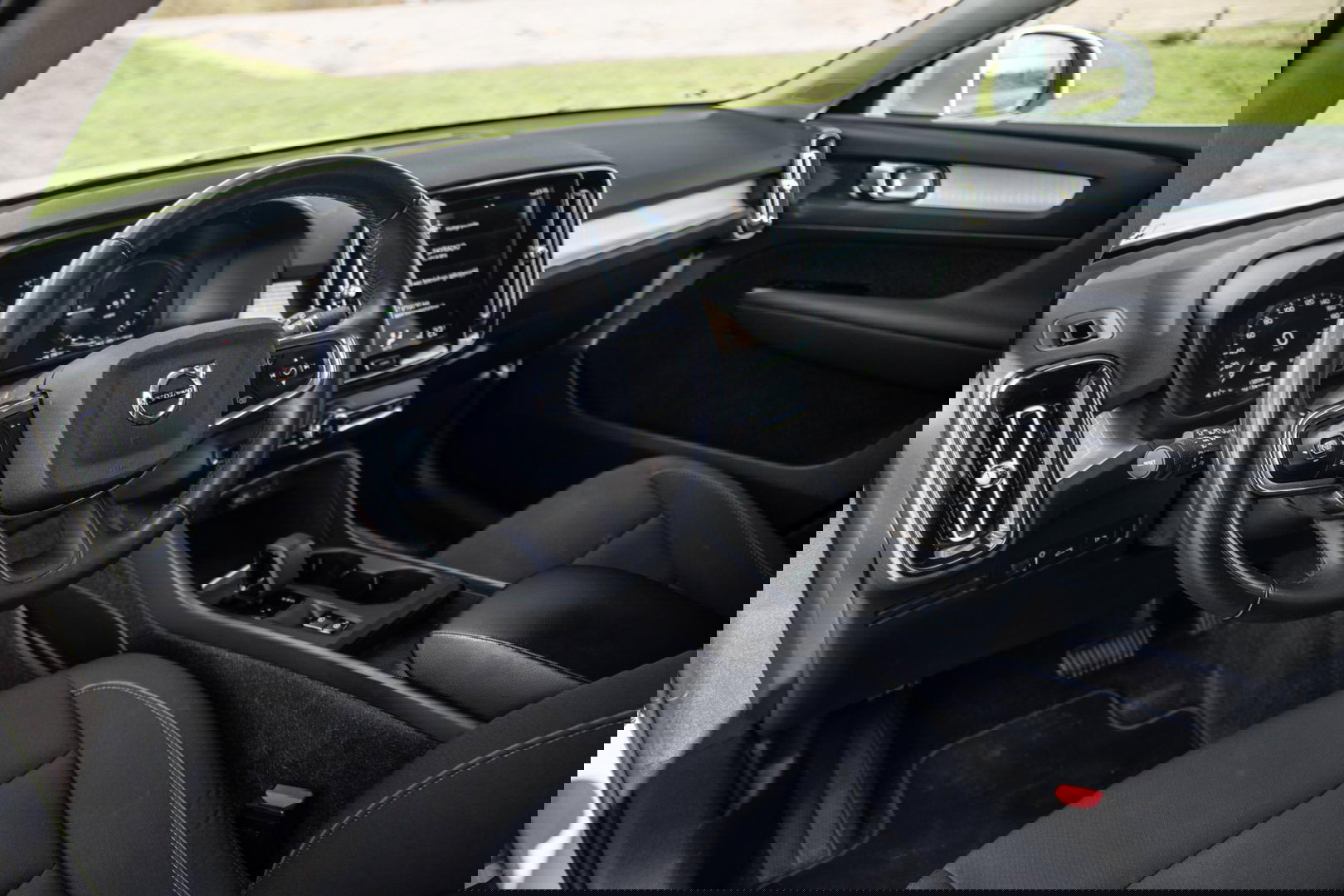 Volvo XC40 1.5 T4 Recharge Inscription AUTOMAAT / PLUG IN HYBRID / NAVI / STOELVERWARMING / CAMERA