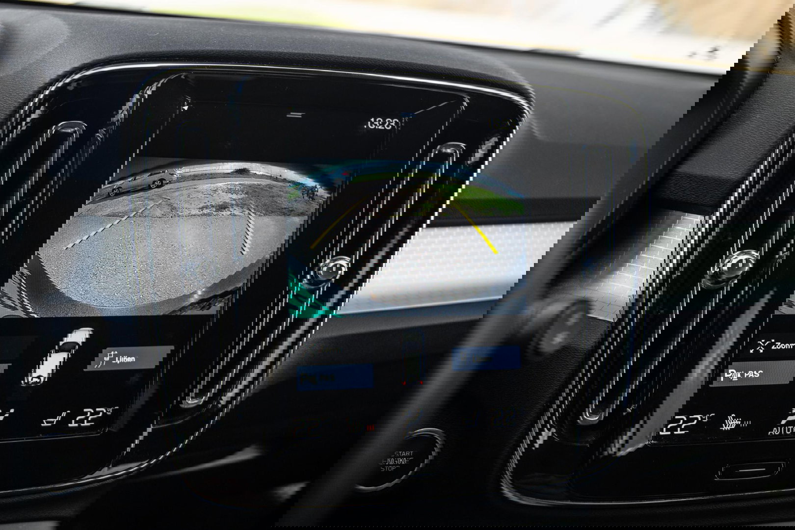 Volvo XC40 1.5 T4 Recharge Inscription AUTOMAAT / PLUG IN HYBRID / NAVI / STOELVERWARMING / CAMERA