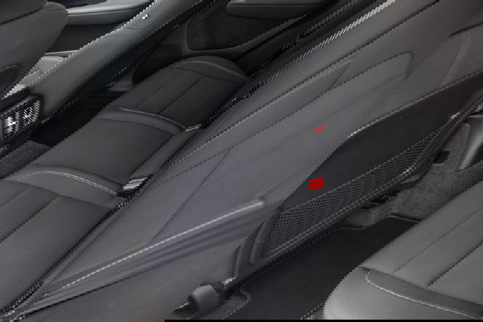 Volvo XC40 1.5 T4 Recharge Inscription AUTOMAAT / PLUG IN HYBRID / NAVI / STOELVERWARMING / CAMERA