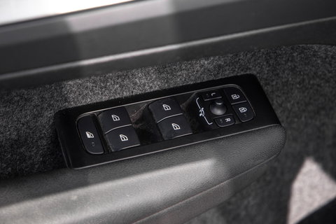 Volvo XC40 1.5 T4 Recharge Inscription AUTOMAAT / PLUG IN HYBRID / NAVI / STOELVERWARMING / CAMERA