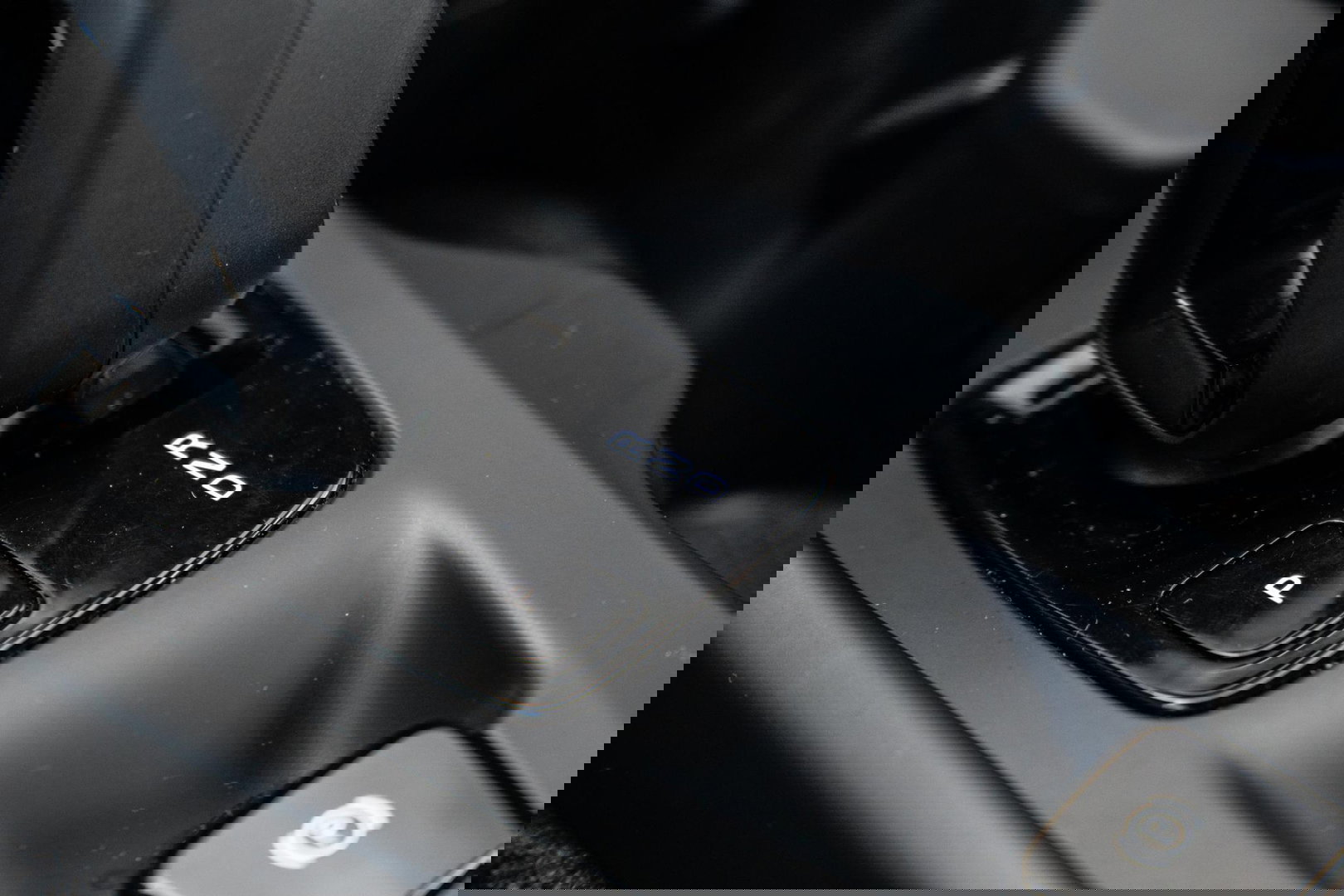 Volvo XC40 1.5 T4 Recharge Inscription AUTOMAAT / PLUG IN HYBRID / NAVI / STOELVERWARMING / CAMERA