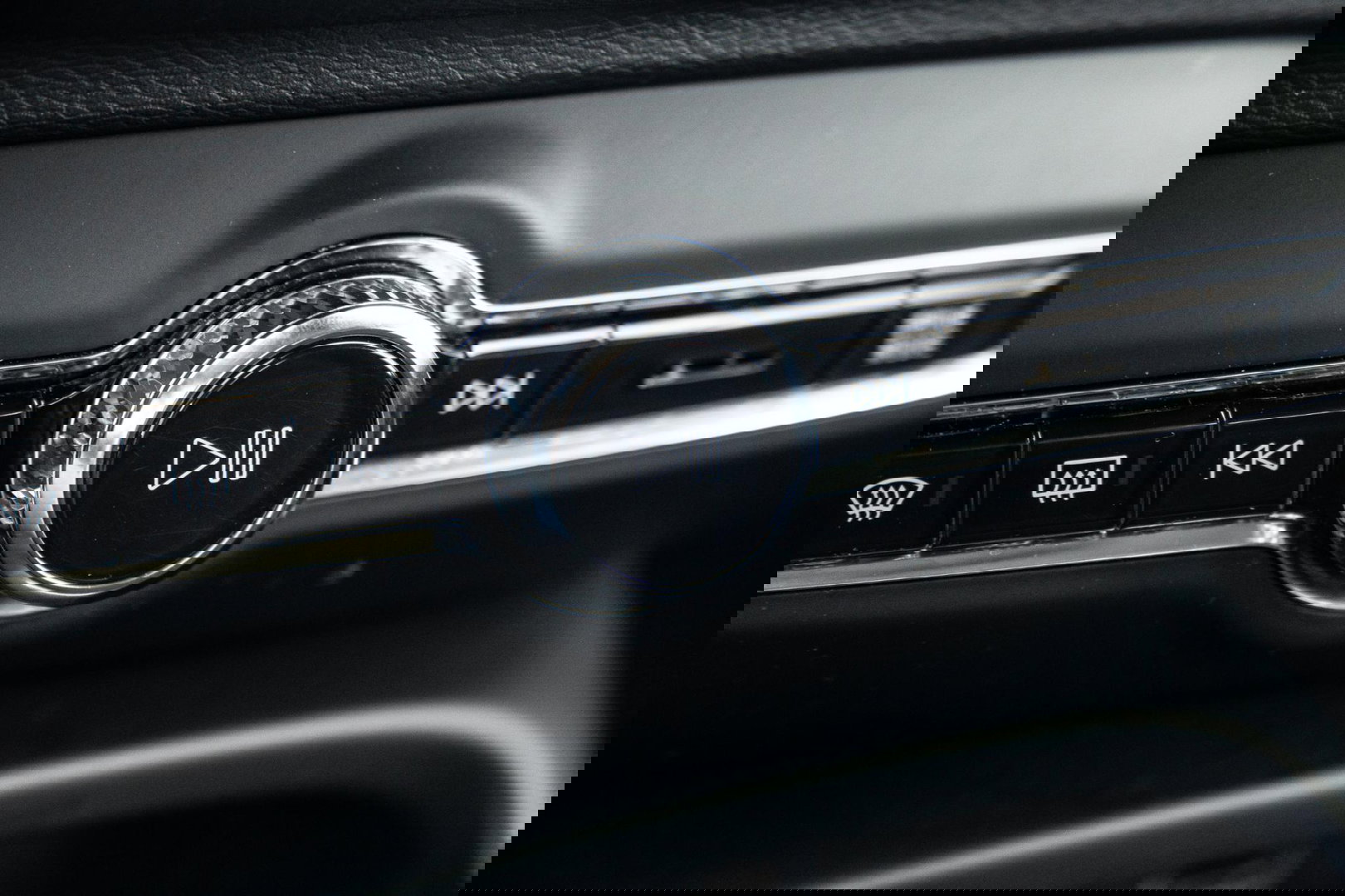 Volvo XC40 1.5 T4 Recharge Inscription AUTOMAAT / PLUG IN HYBRID / NAVI / STOELVERWARMING / CAMERA