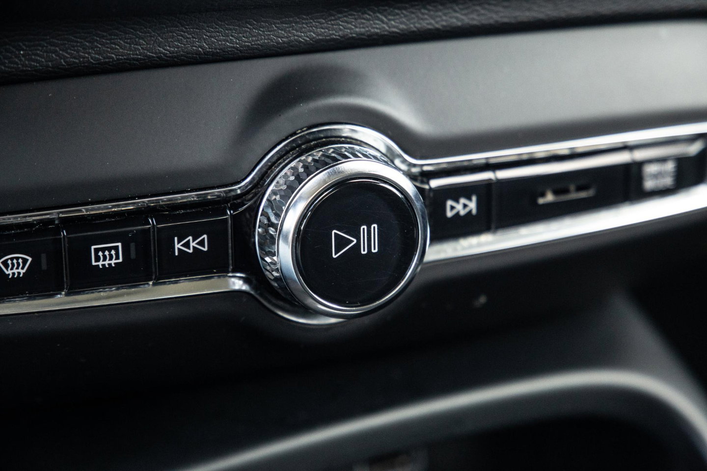 Volvo XC40 1.5 T4 Recharge Inscription AUTOMAAT / PLUG IN HYBRID / NAVI / STOELVERWARMING / CAMERA