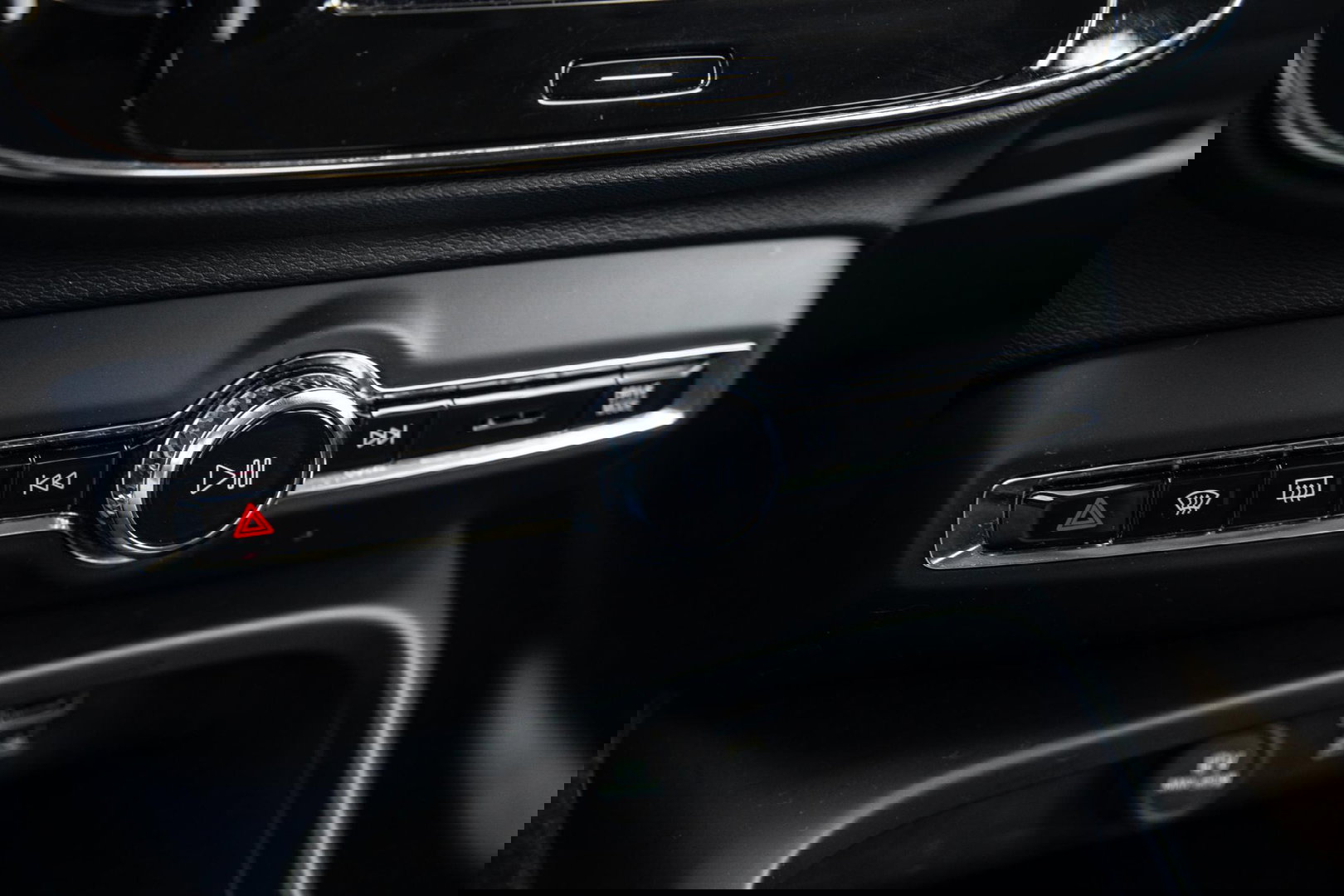 Volvo XC40 1.5 T4 Recharge Inscription AUTOMAAT / PLUG IN HYBRID / NAVI / STOELVERWARMING / CAMERA