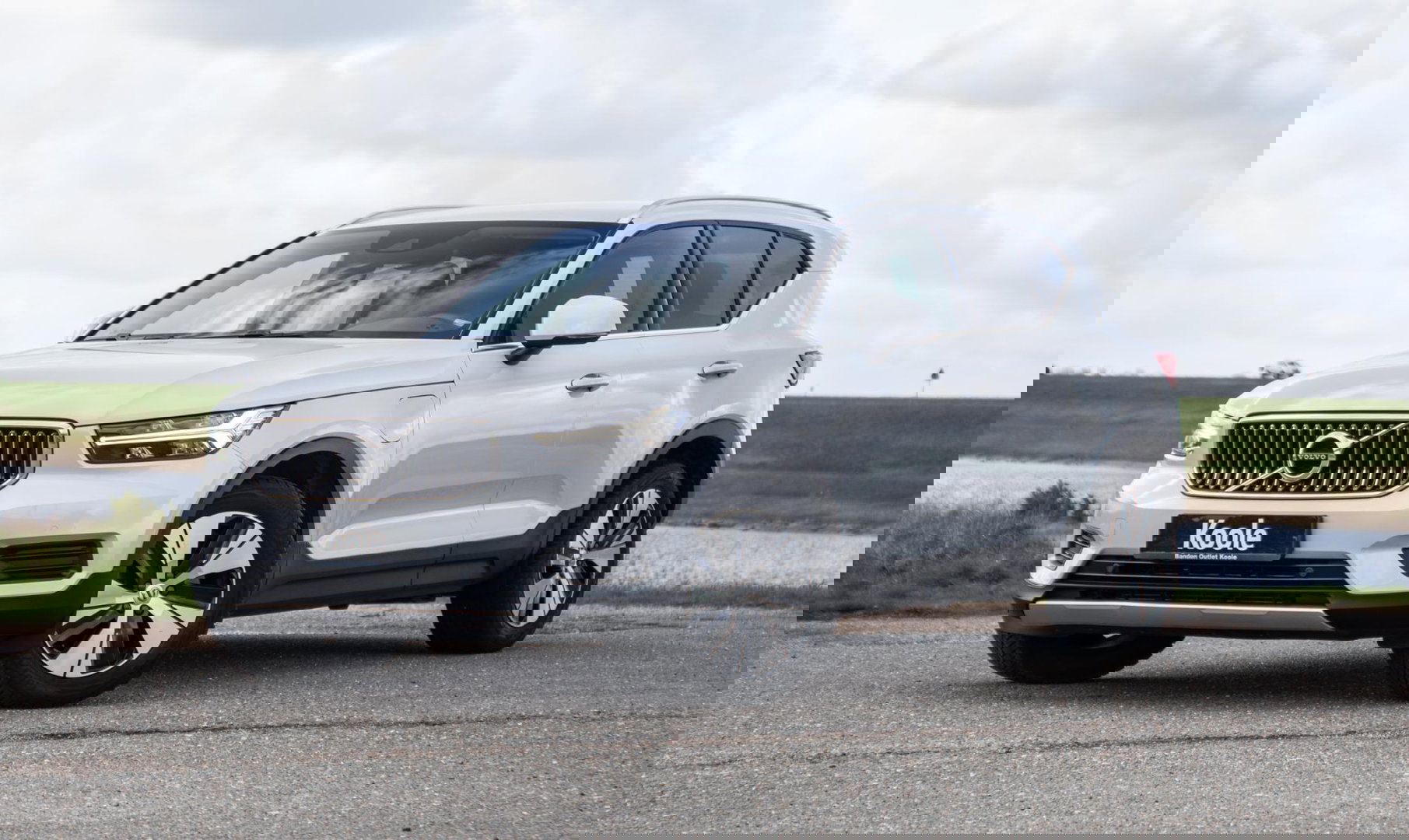 Volvo XC40 1.5 T4 Recharge Inscription AUTOMAAT / PLUG IN HYBRID / NAVI / STOELVERWARMING / CAMERA