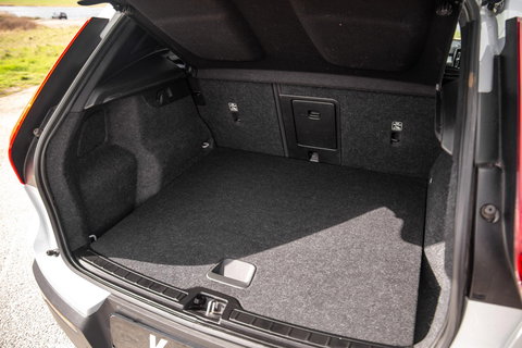 Volvo XC40 1.5 T4 Recharge Inscription AUTOMAAT / PLUG IN HYBRID / NAVI / STOELVERWARMING / CAMERA