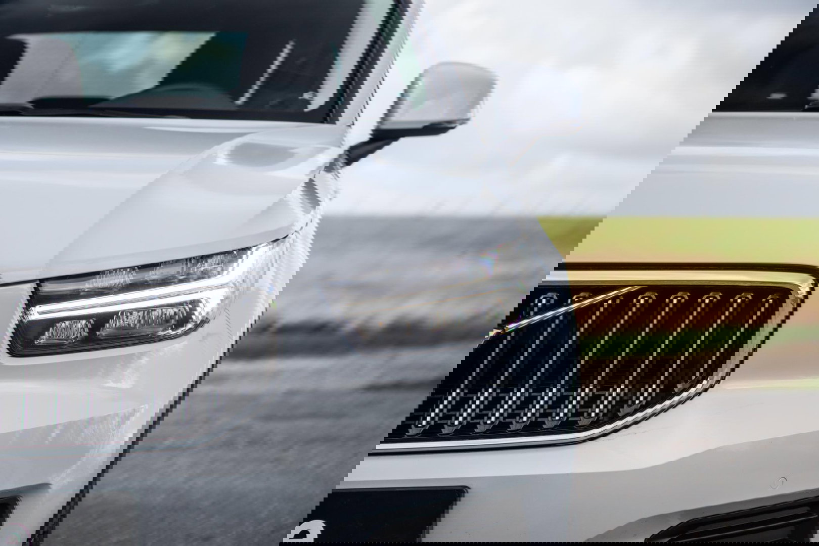 Volvo XC40 1.5 T4 Recharge Inscription AUTOMAAT / PLUG IN HYBRID / NAVI / STOELVERWARMING / CAMERA