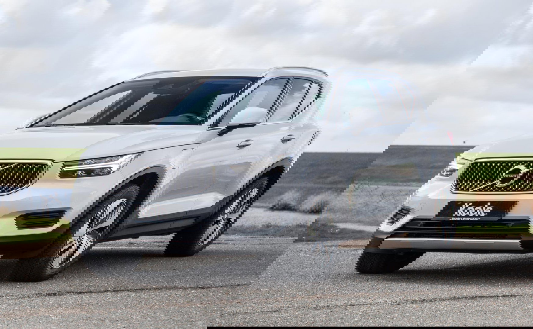 Volvo XC40 1.5 T4 Recharge Inscription AUTOMAAT / PLUG IN HYBRID / NAVI / STOELVERWARMING / CAMERA