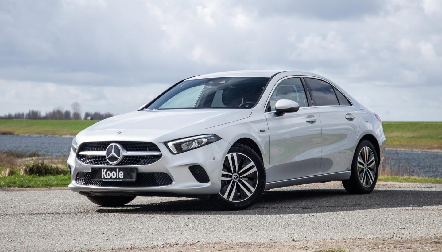 Mercedes-Benz A-Klasse 250 e Business Solution Luxury Limited CARPLAY / LEER / CAMERA / AUTOMAAT