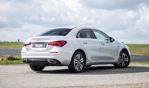 Mercedes-Benz A-Klasse 250 e Business Solution Luxury Limited CARPLAY / LEER / CAMERA / AUTOMAAT