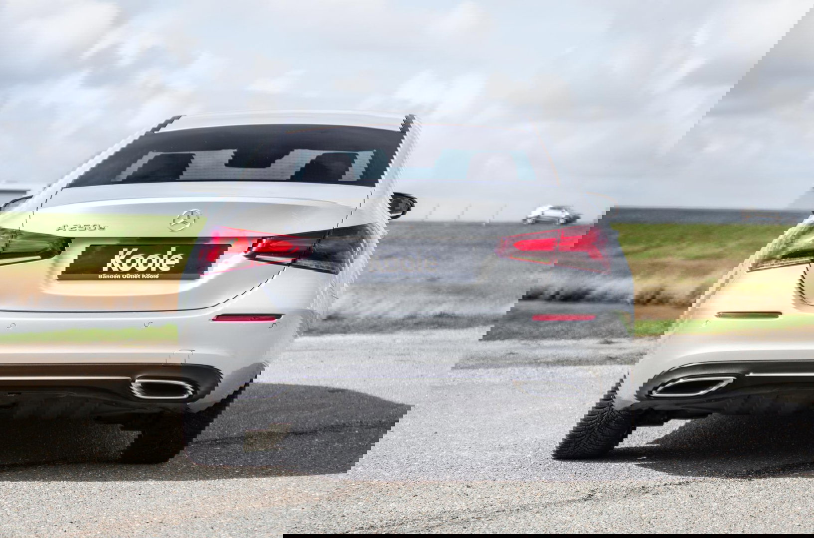 Mercedes-Benz A-Klasse 250 e Business Solution Luxury Limited CARPLAY / LEER / CAMERA / AUTOMAAT