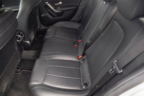 Mercedes-Benz A-Klasse 250 e Business Solution Luxury Limited CARPLAY / LEER / CAMERA / AUTOMAAT