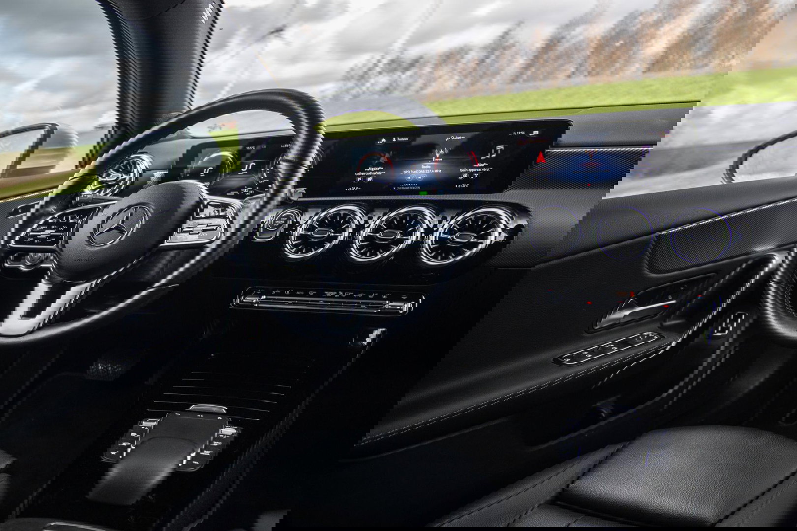 Mercedes-Benz A-Klasse 250 e Business Solution Luxury Limited CARPLAY / LEER / CAMERA / AUTOMAAT