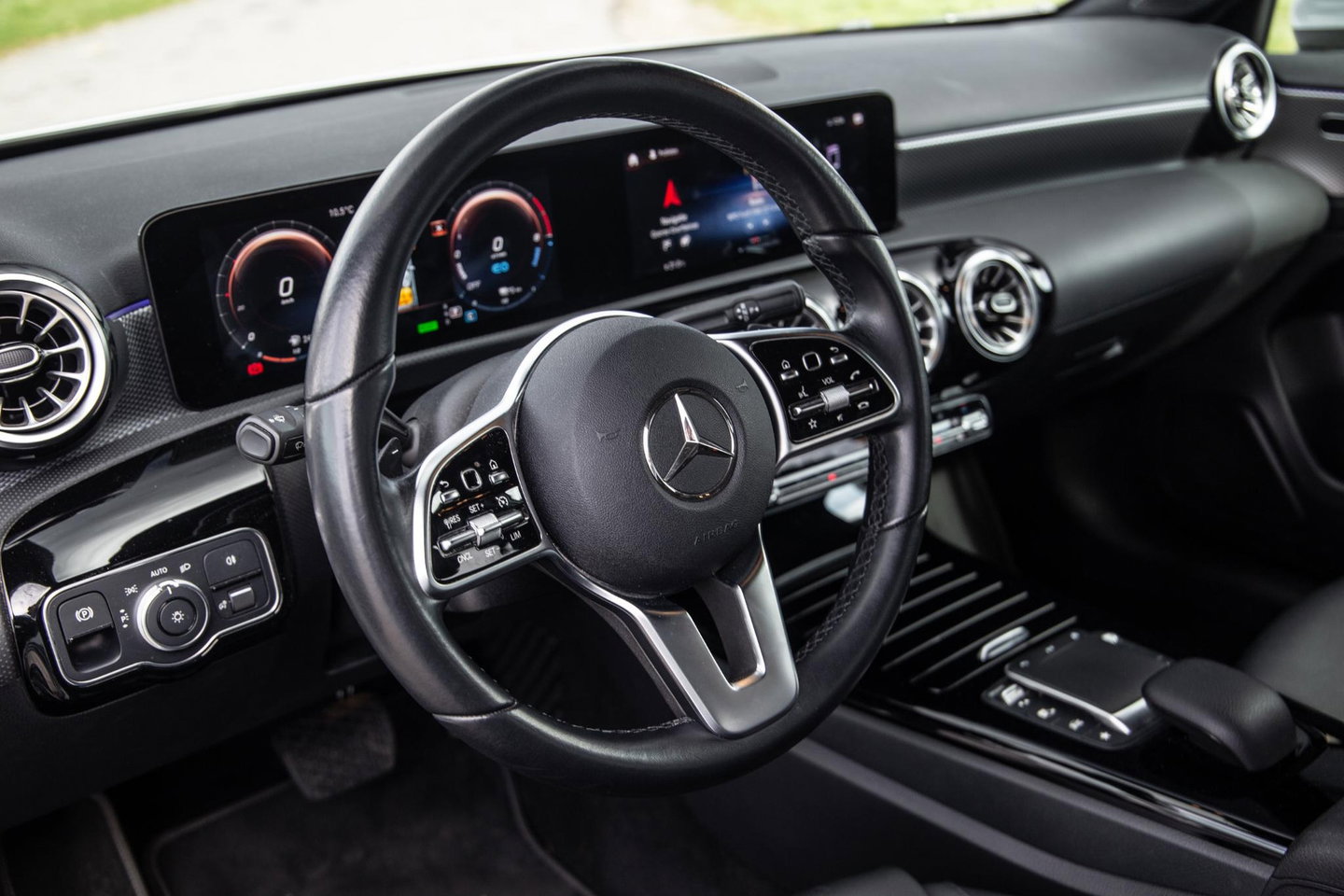 Mercedes-Benz A-Klasse 250 e Business Solution Luxury Limited CARPLAY / LEER / CAMERA / AUTOMAAT