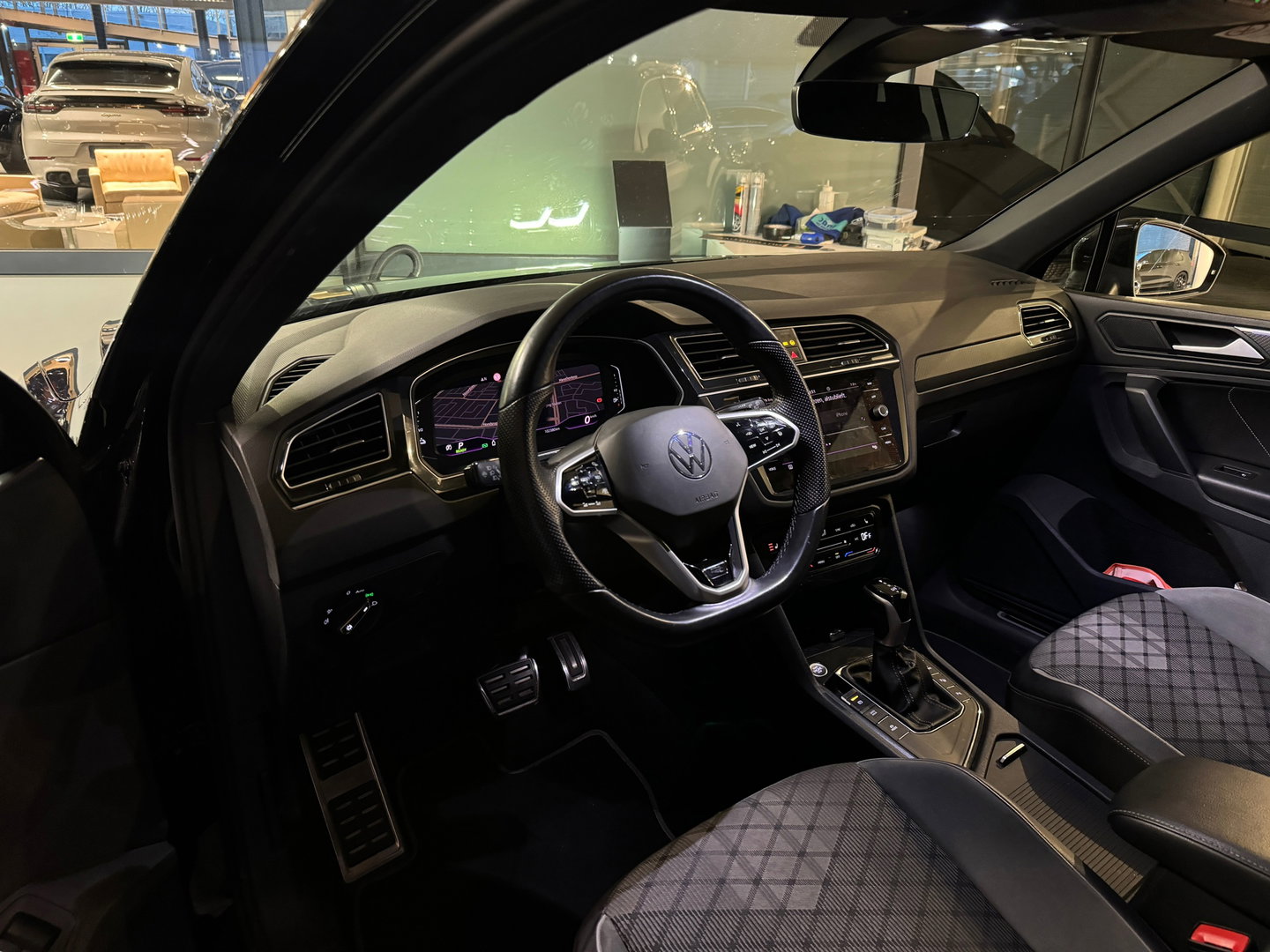 Volkswagen Tiguan 1.4 TSI eHybrid R-Line Keyles|Trekhaak|IQ