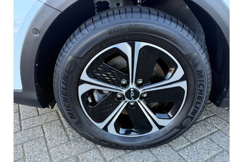 Kia Xceed 1.6 GDI PHEV DYNLINE AIRCO PDC-CAMERA WINTERPACK.