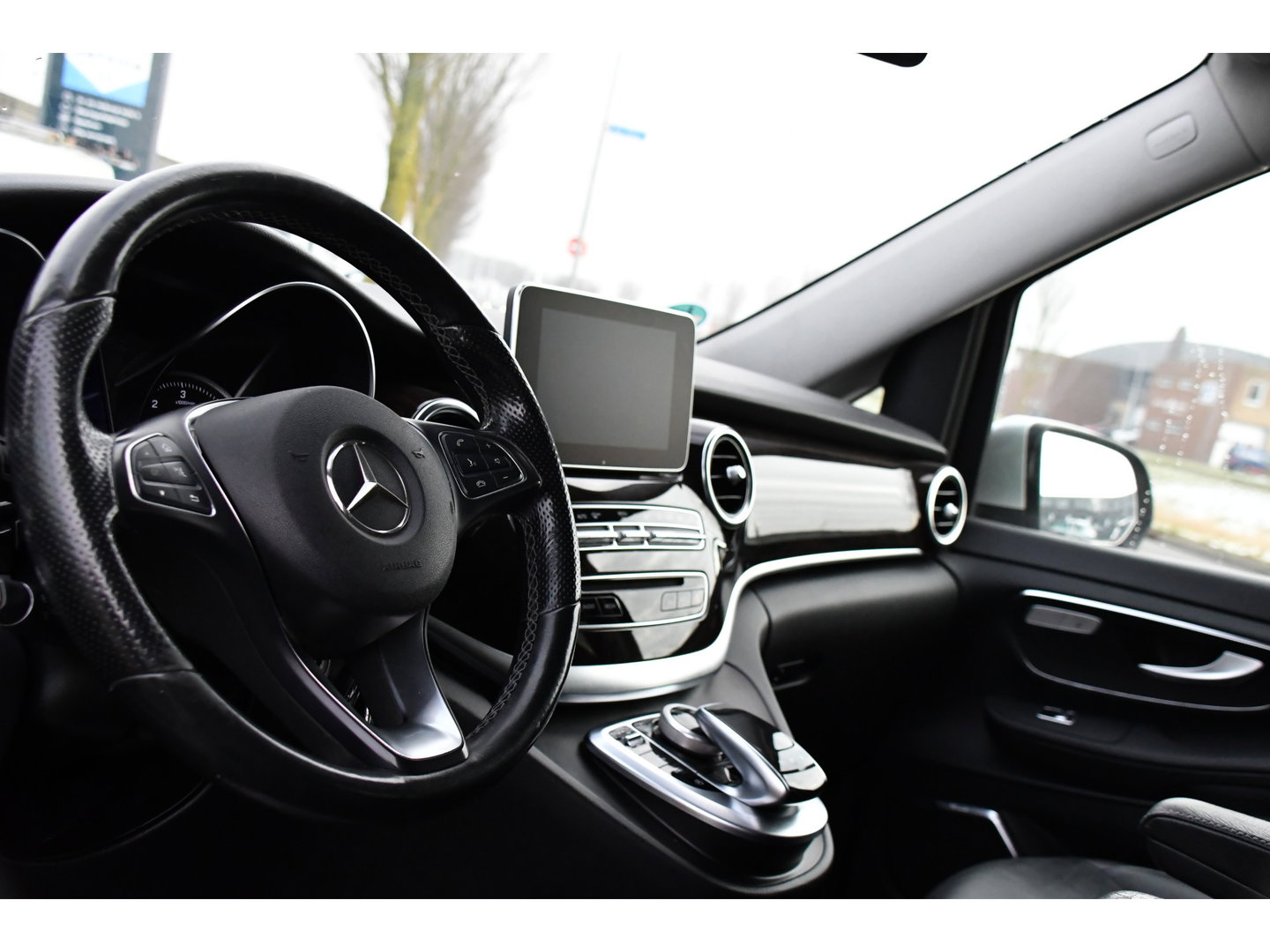 Mercedes-Benz V-Klasse 250d Lang DC Avantgarde Edition Full options! Cruise, 360 Camera, 2 x Electrische deur, Leder, Stoelverwarming, Trekhaak, LED, 190pk, Uniek!