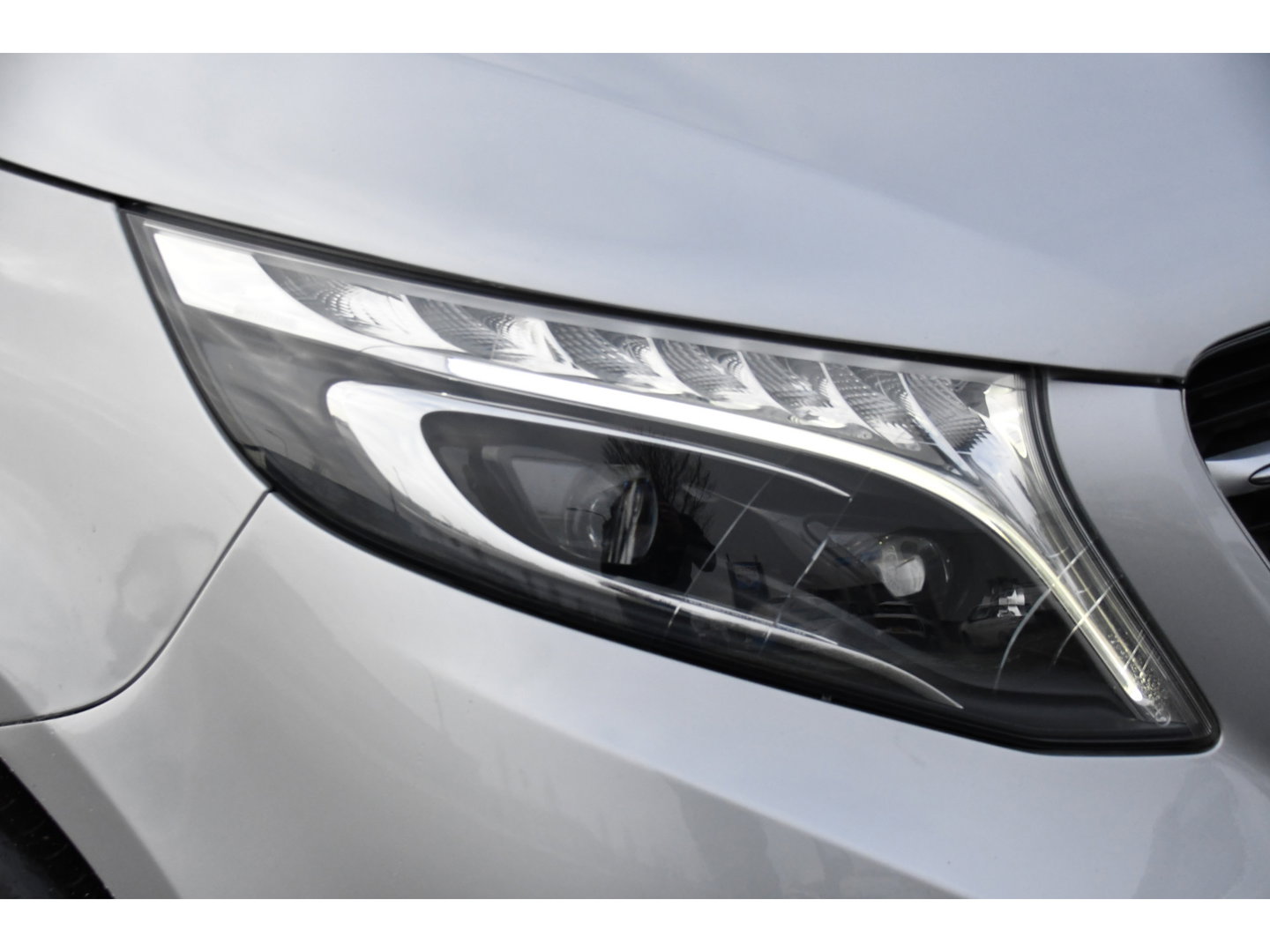 Mercedes-Benz V-Klasse 250d Lang DC Avantgarde Edition Full options! Cruise, 360 Camera, 2 x Electrische deur, Leder, Stoelverwarming, Trekhaak, LED, 190pk, Uniek!