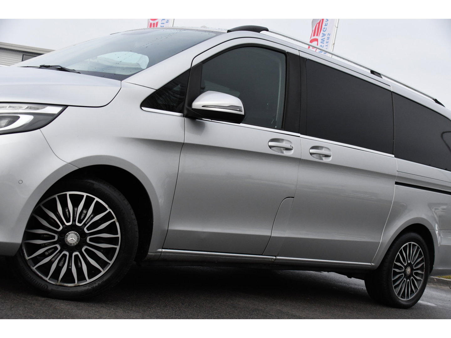 Mercedes-Benz V-Klasse 250d Lang DC Avantgarde Edition Full options! Cruise, 360 Camera, 2 x Electrische deur, Leder, Stoelverwarming, Trekhaak, LED, 190pk, Uniek!