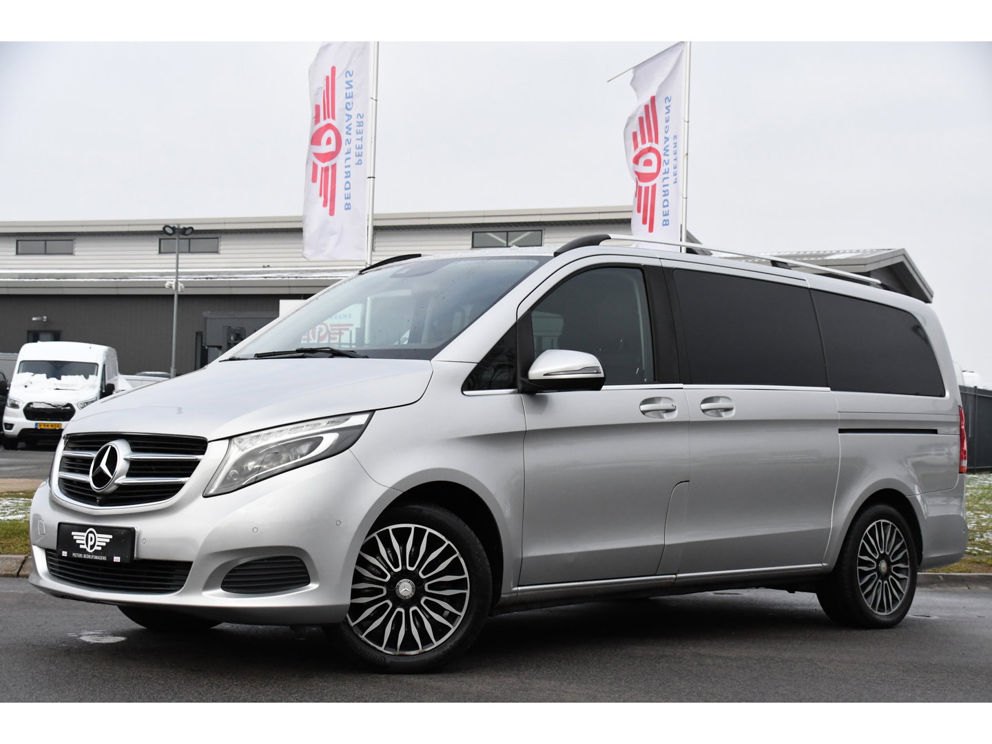 Mercedes-Benz V-Klasse 250d Lang DC Avantgarde Edition Full options! Cruise, 360 Camera, 2 x Electrische deur, Leder, Stoelverwarming, Trekhaak, LED, 190pk, Uniek!