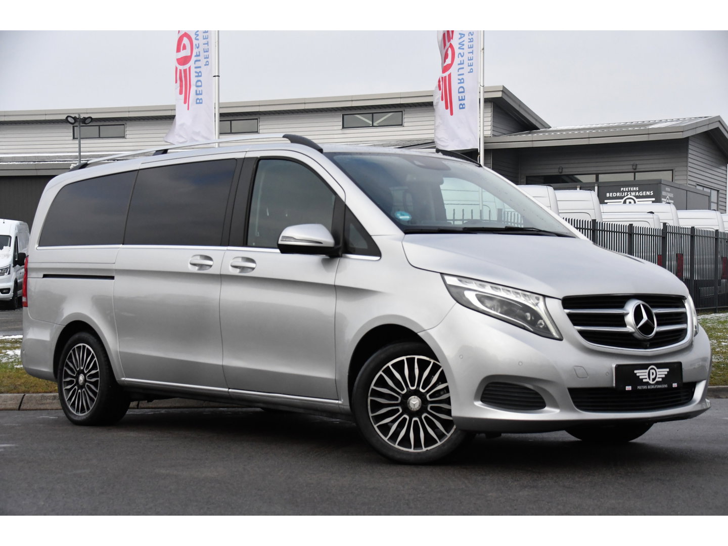 Mercedes-Benz V-Klasse 250d Lang DC Avantgarde Edition Full options! Cruise, 360 Camera, 2 x Electrische deur, Leder, Stoelverwarming, Trekhaak, LED, 190pk, Uniek!